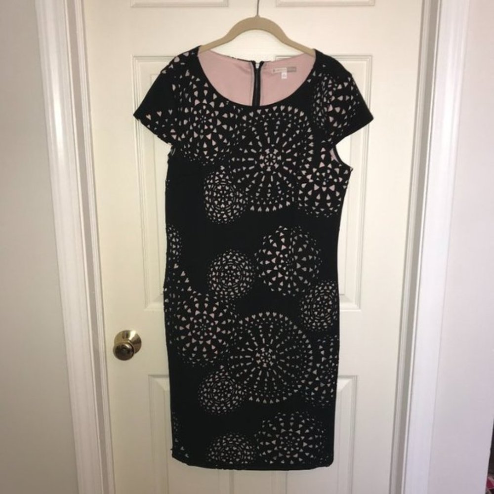 EUC! Women's Laser-Cut Scuba Cap Sleeve Dress